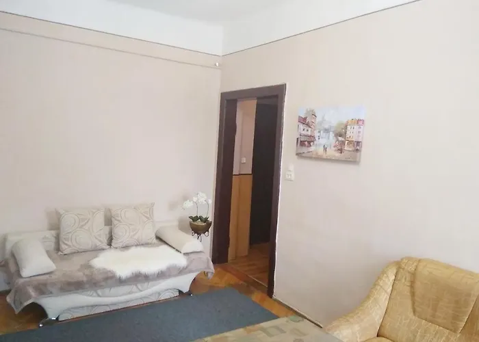 Near The Train Station * Λβιβ